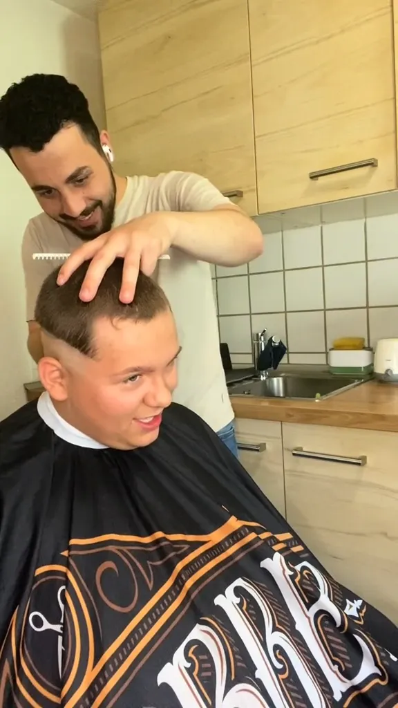 https://www.tiktok.com/@lalinabarbershop1/video/7397906115838676257